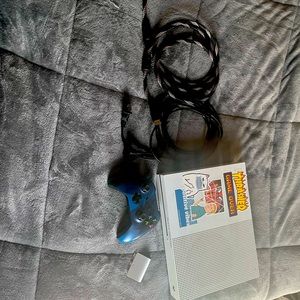 Xbox One S, 1 TB Hard drive, good condition everything works